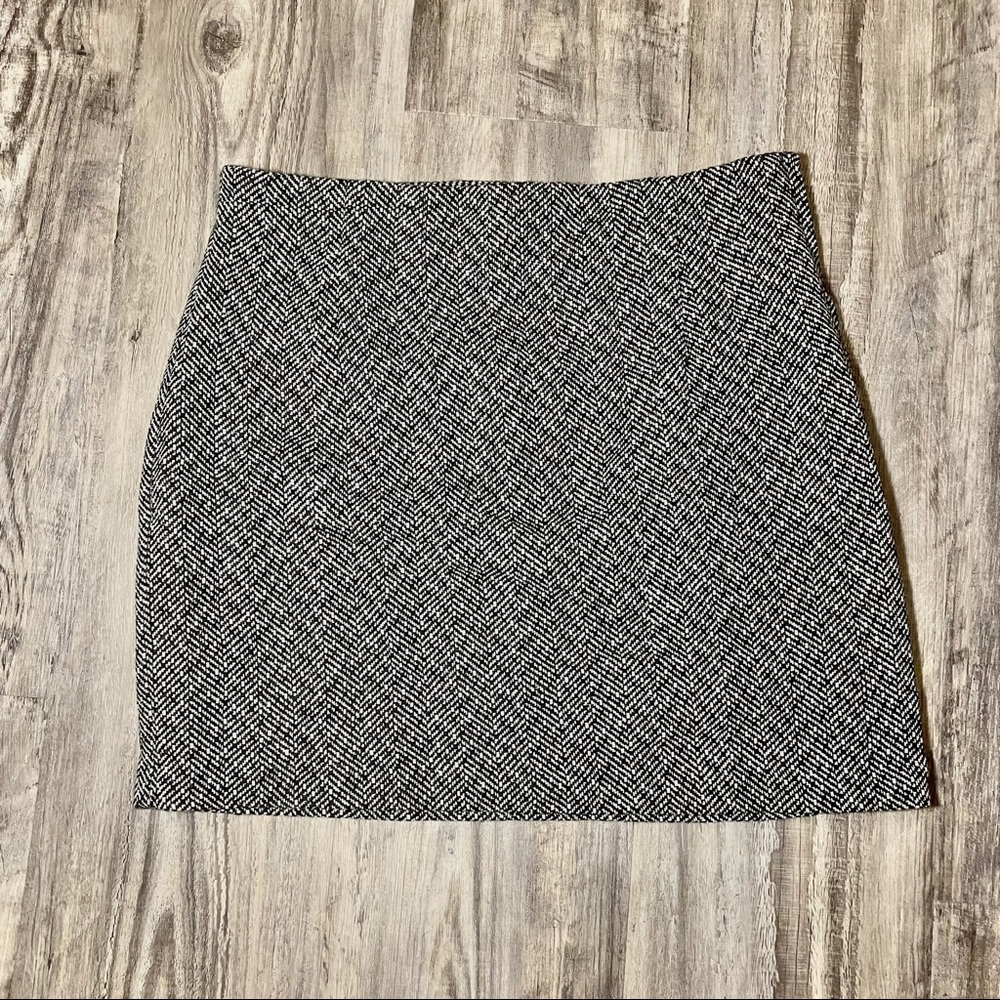 Black/White H&M mini skirt size 12